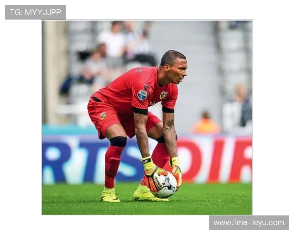 回传规则解读：门将何时不得用手触球及裁判判罚要点